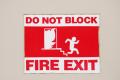obrazek do "fire exit" po polsku