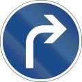 obrazek do "turn right" po polsku